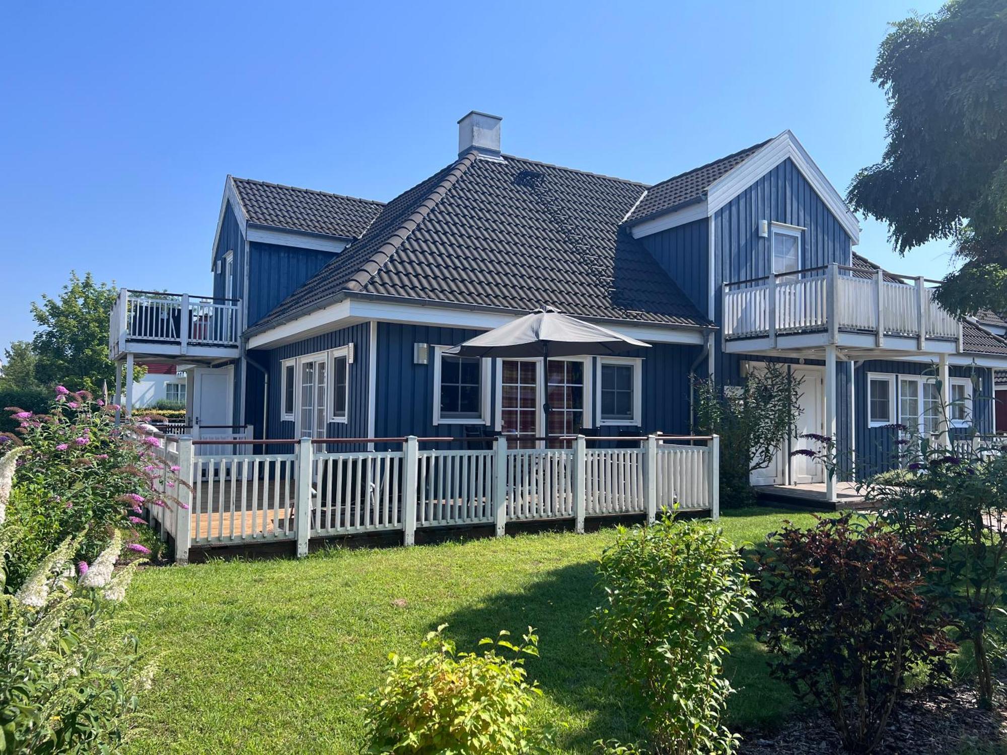 Blaues Haus am See Wendisch Rietz Exterior foto