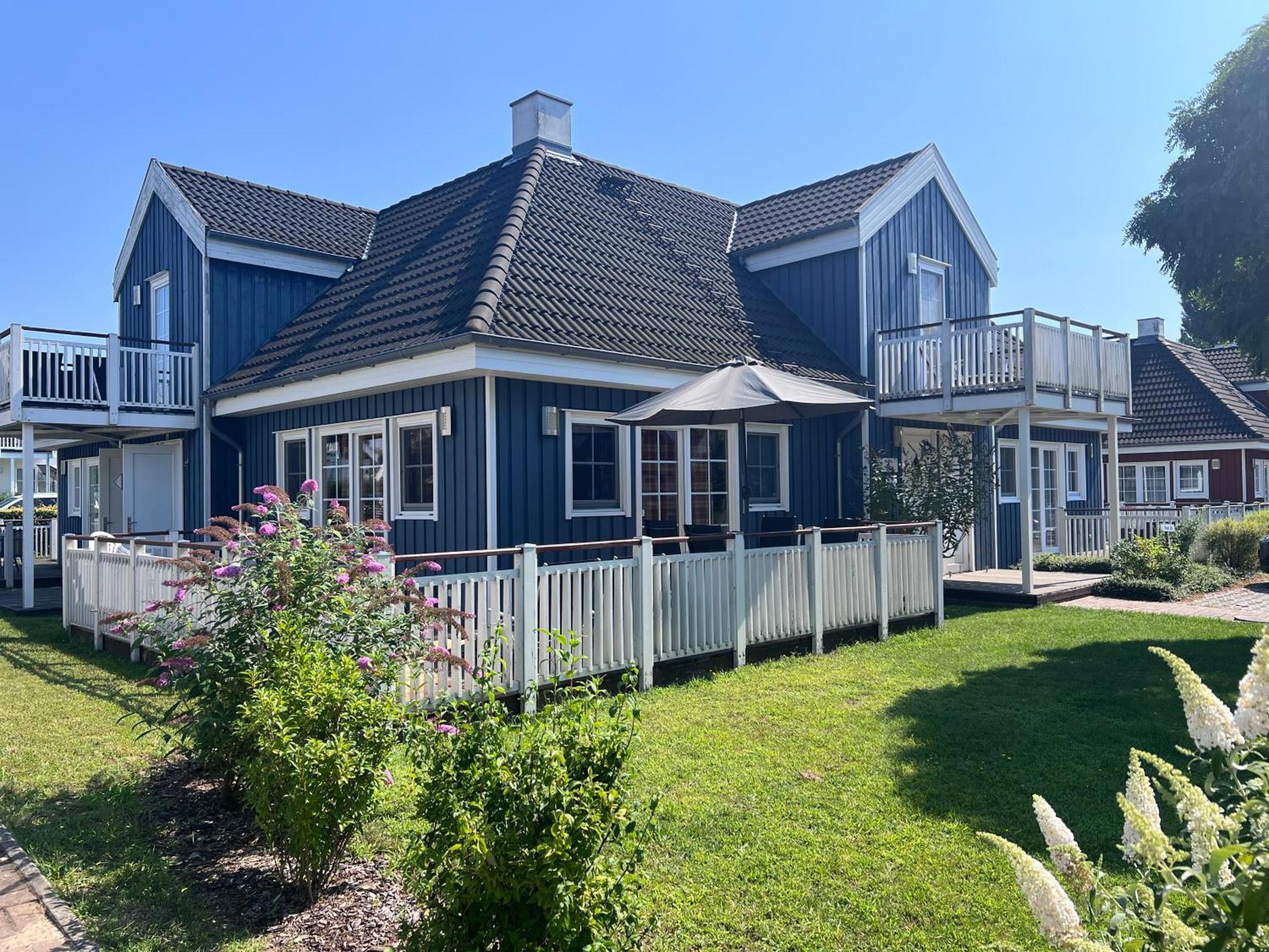 Blaues Haus am See Wendisch Rietz Exterior foto